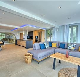 3 bedroom villa with pool & sea views, Makrades, sleeps 6